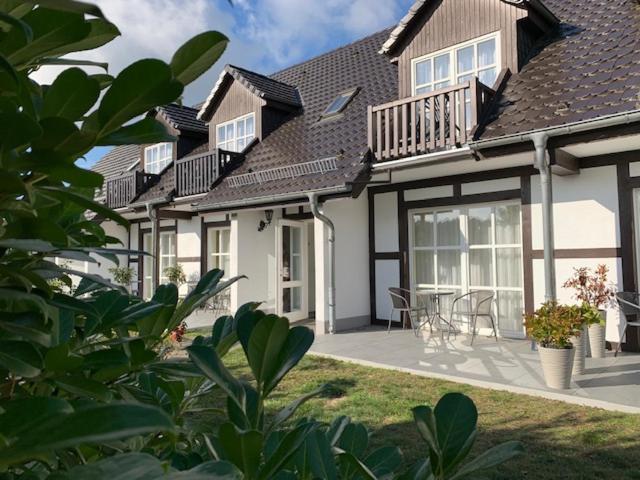 Landhotel Rosenhof Garni Am Plauer See Mit Ladesaeule Fuer E-Autos Quetzin エクステリア 写真