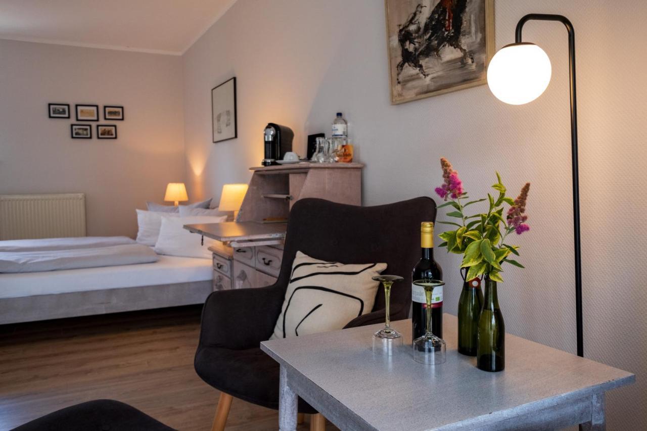 Landhotel Rosenhof Garni Am Plauer See Mit Ladesaeule Fuer E-Autos Quetzin エクステリア 写真