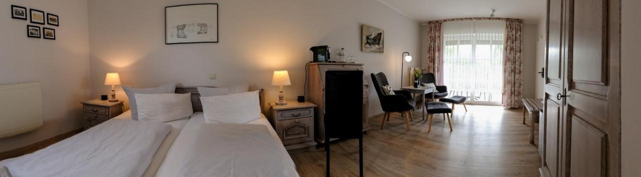 Landhotel Rosenhof Garni Am Plauer See Mit Ladesaeule Fuer E-Autos Quetzin エクステリア 写真